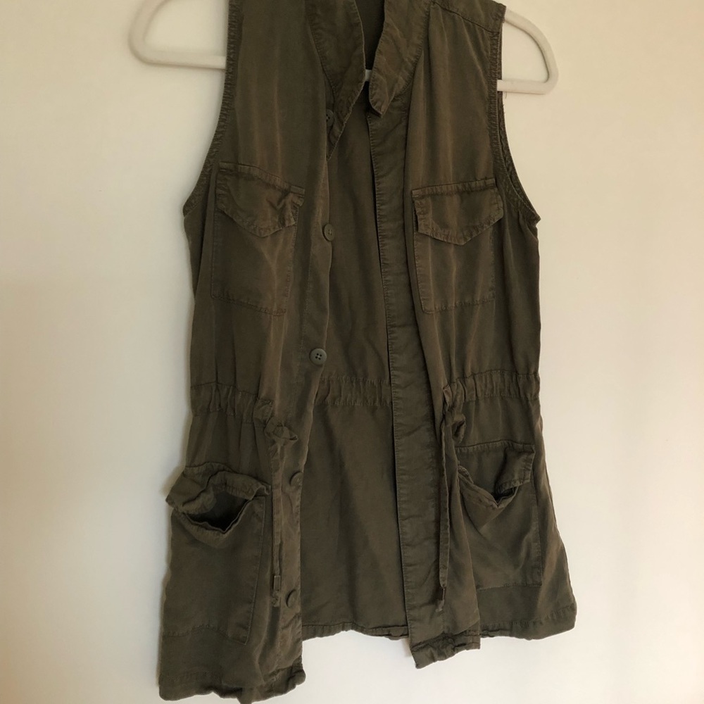 Universal Thread Vest - Picture 3 of 8